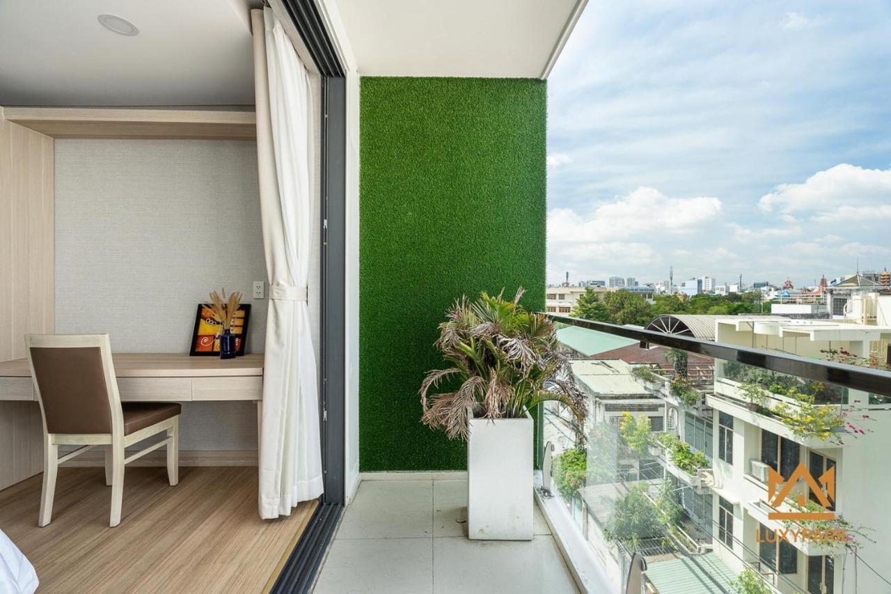 Luxy Park & Apartments-city Centre Апарт-отель Хошимин